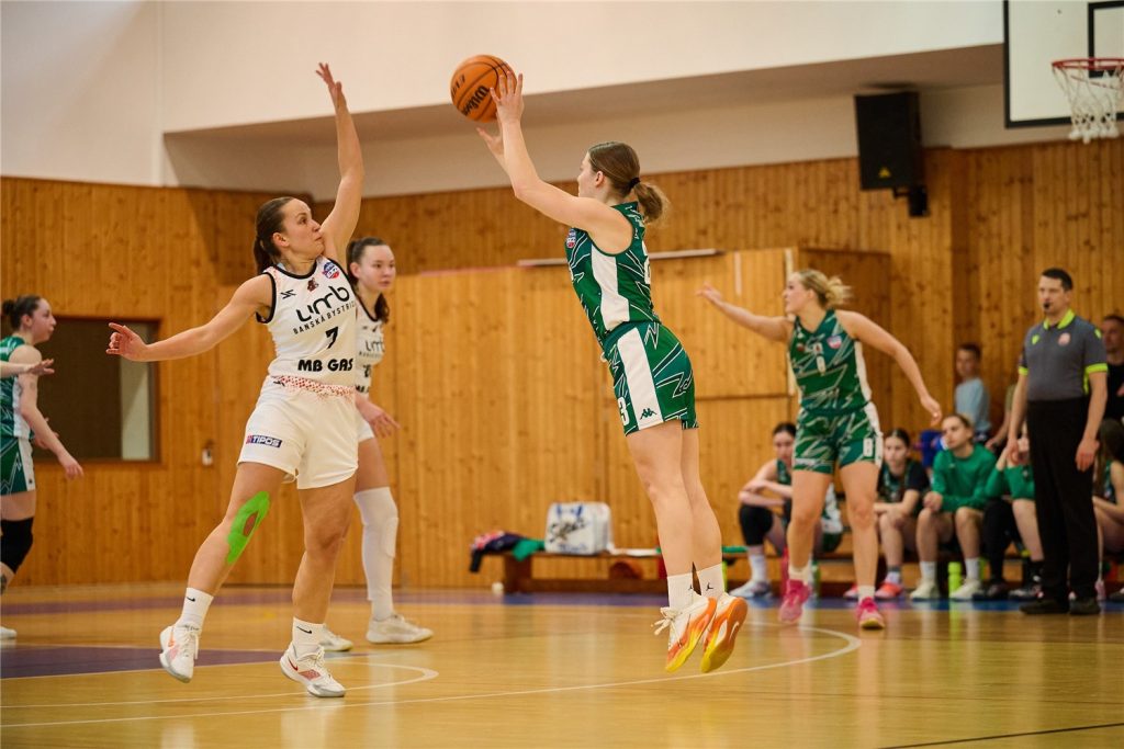 Šamorín nestačil ani v druhom zápase na UMB, vysokoškoláčky si zahrajú o 5. miesto